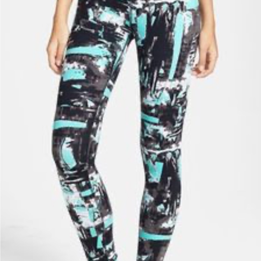 Alo Airbrushed Stylish Black and Blue Abstract Print Women's Leggings